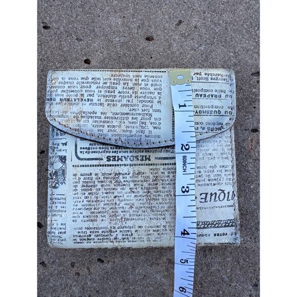 Patricia Nash Newspaper Print Reiti Wallet - Picture 10 of 12